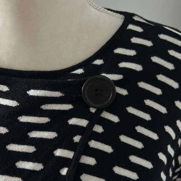 August Moon Geometric Print Sweater - Picture 4 of 8